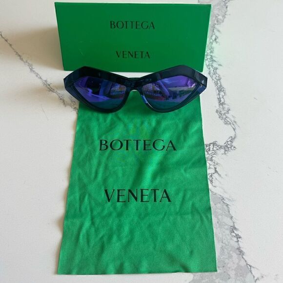 Bottega Veneta Cat Eye Unisex Sunglasses Blue/Violet BV1055S 62mm main image 8